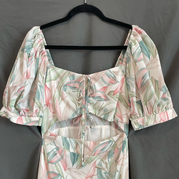 Lulu’s Thriving Moment White Floral Print Puff Sleeve Cutout Midi Dress, Medium - Picture 3 of 16
